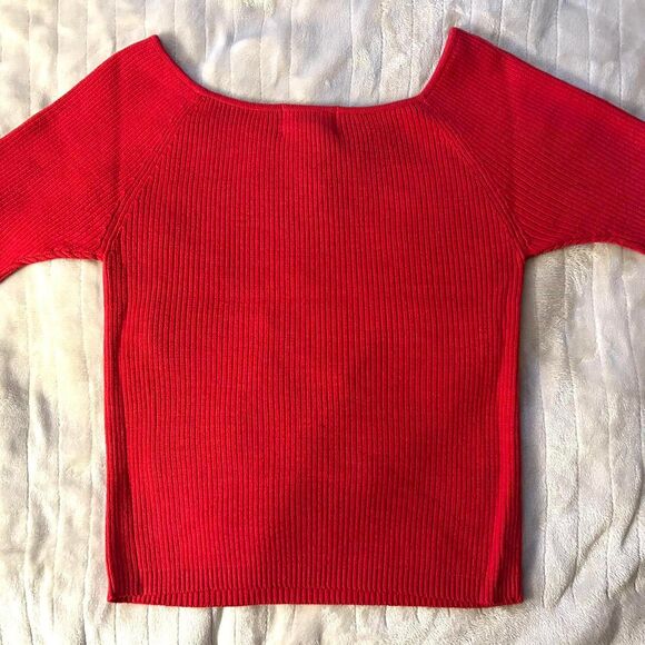 Red Short-Sleeve Top With Scoop Neck - Picture 3 of 4